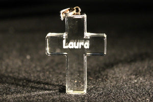 Kreuz aus Kristallglas mit Innenbeschriftung